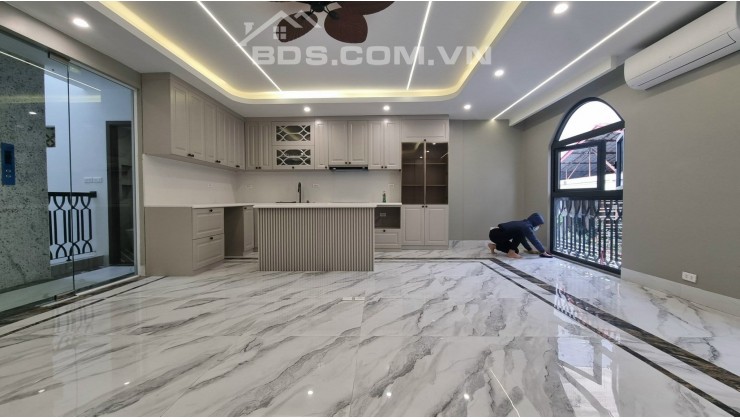 CỰC HIẾM ĐỈNH ĐẸP ĐẮC ĐỊA VÀI BƯỚC RA MP NGUYỄN CHÍ THANH KD ĐỈNH THANG MÁY 65m2 MTIỀN 6.6m hơn 19 tỷ